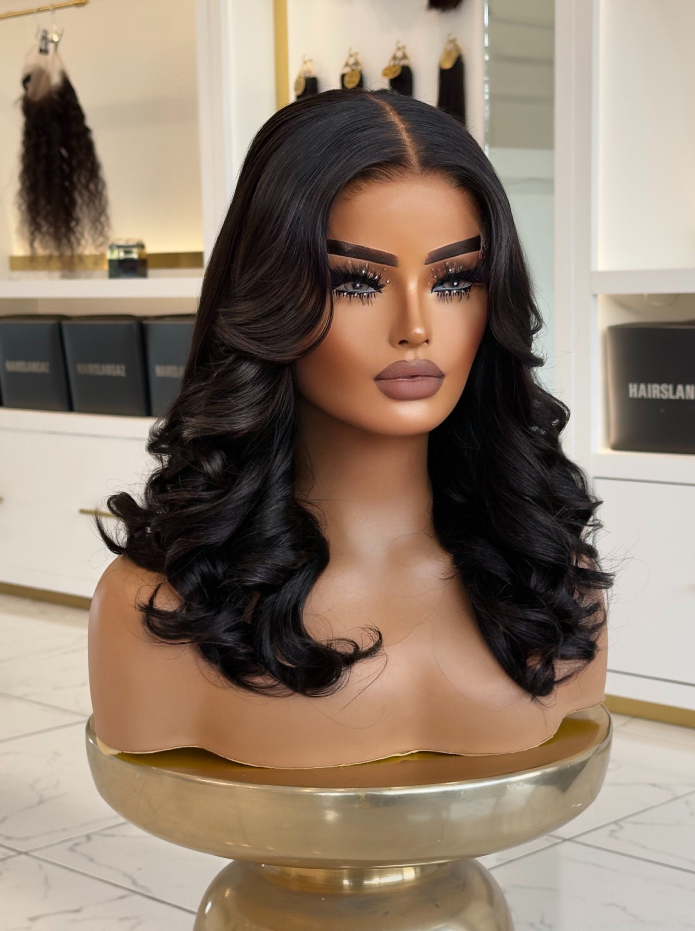 Kennedy wig detail view