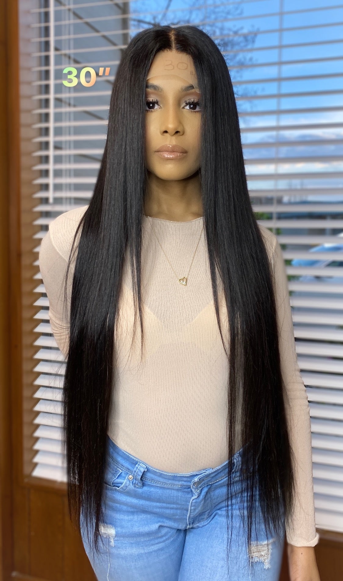 Shonda wig detail view