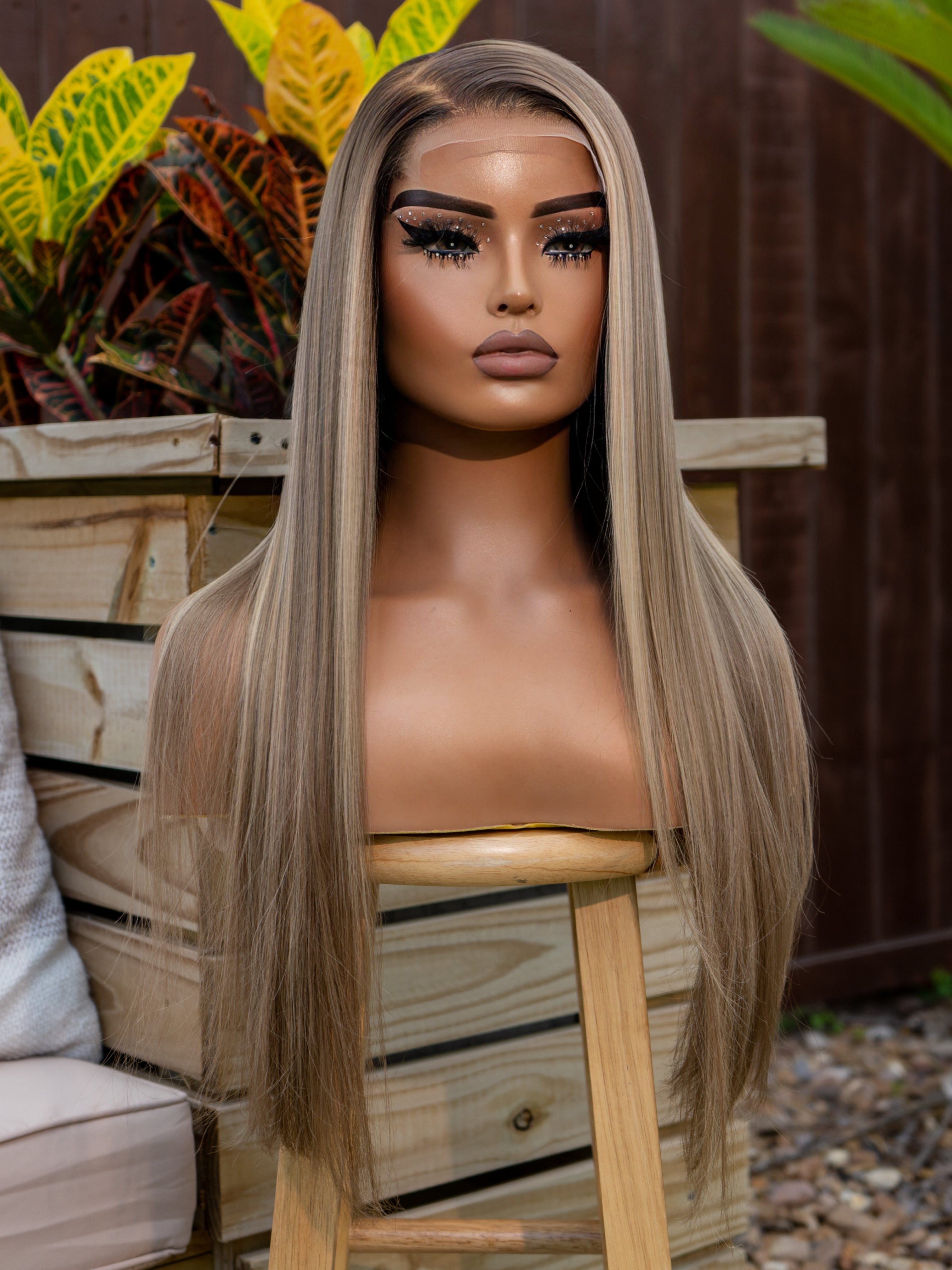 Savannah - Glueless 5x5 Closure Wig